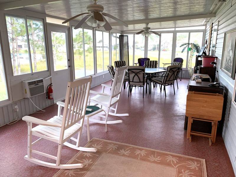 Mobile Home Sunroom and Lanai Decorating Ideas